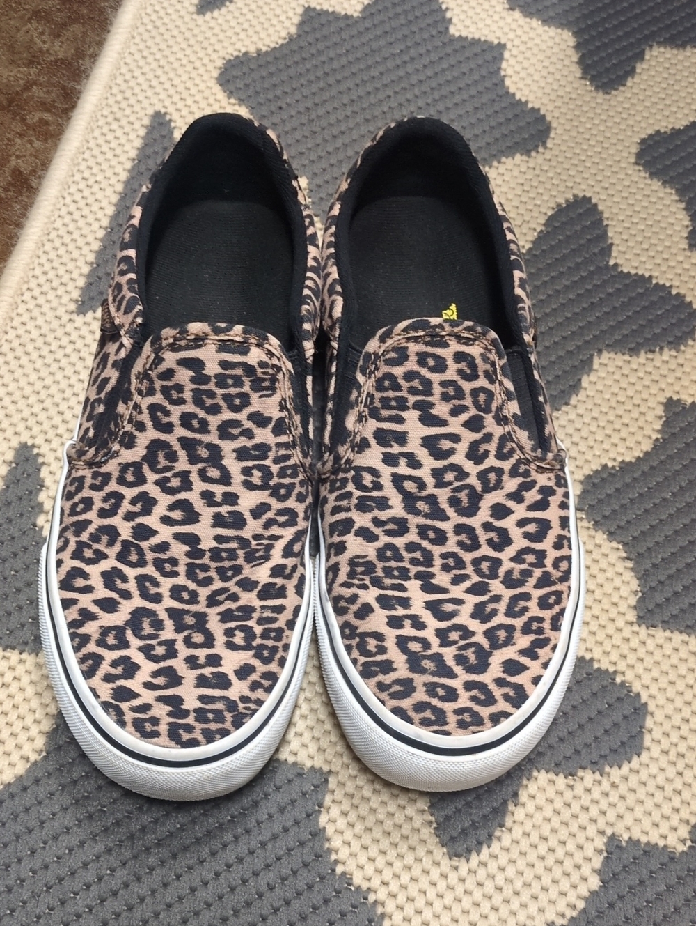 Leopard Print Slip-On Women’s Sneakers - Beige/Black